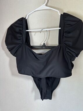Black 2 piece swimsuit size small